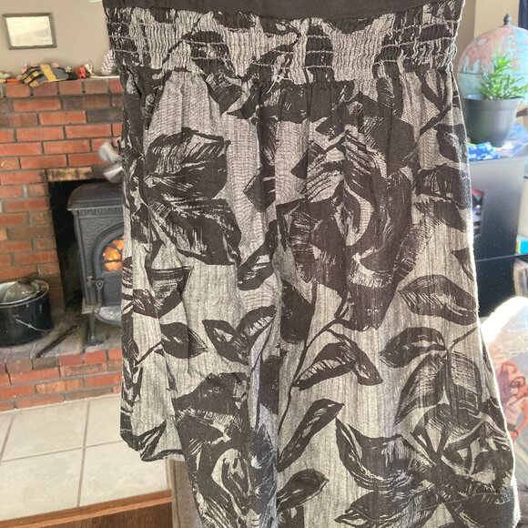 Small Women's Black and Silver Sleeveless Cocktail Dress - Picture 2 of 5